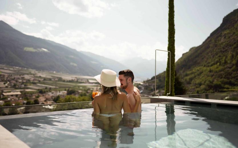 Hotels mit Pool in Südtirol: Im Luxus baden